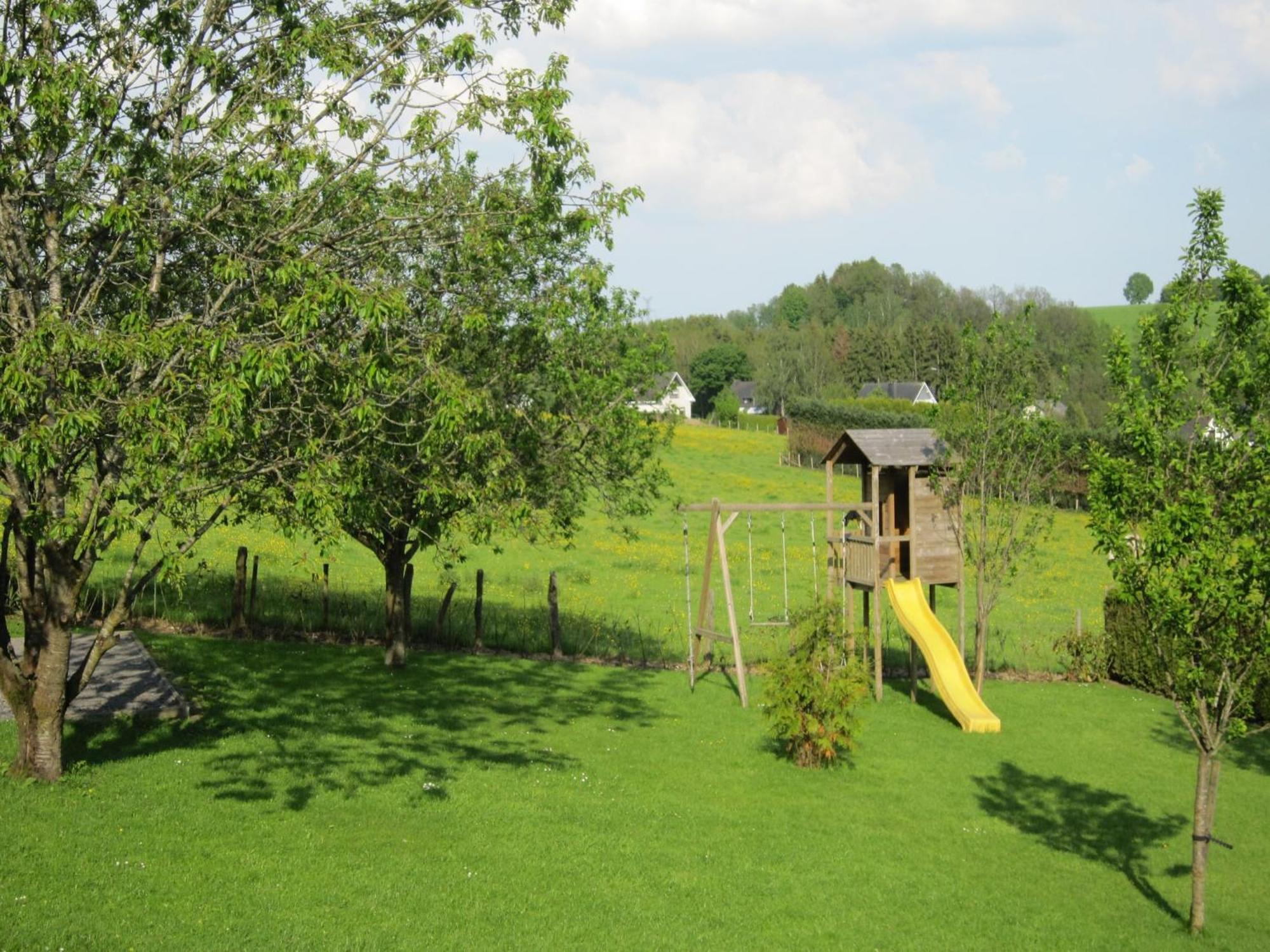 Contemporary Holiday Home In Houffalize With Private Garden Екстериор снимка